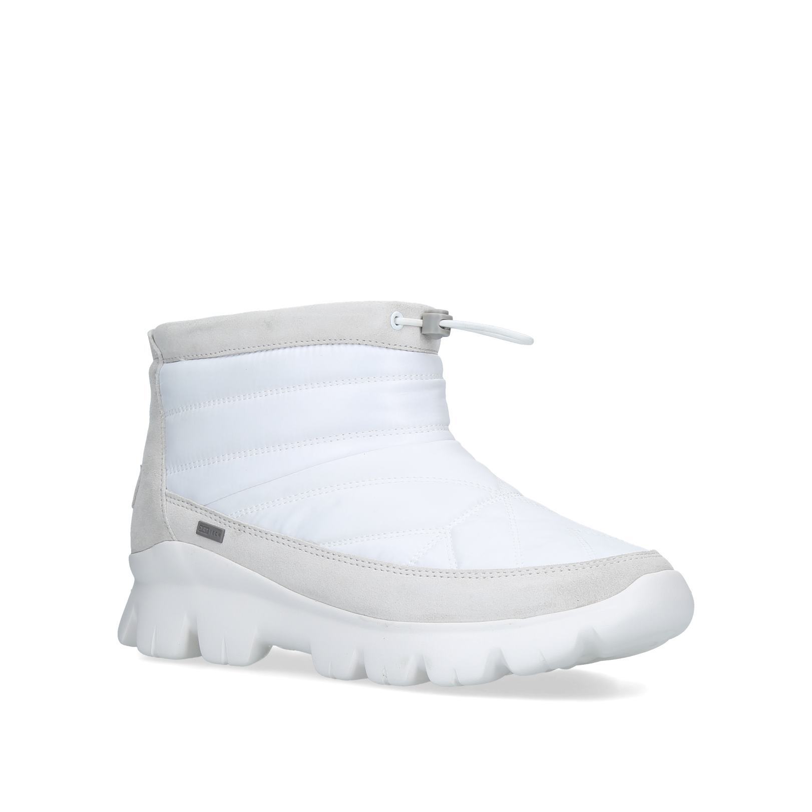 centara boot ugg