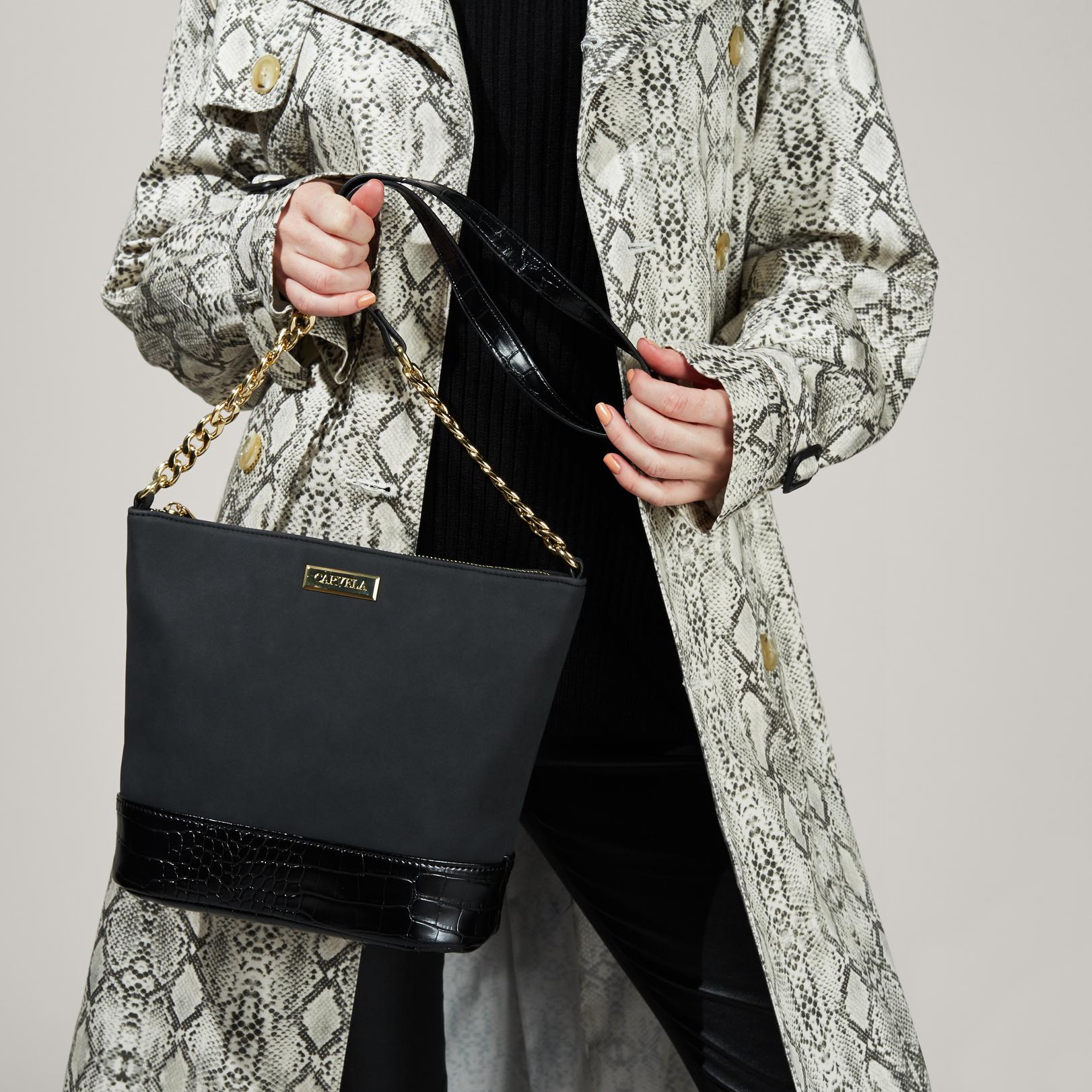 RICH ZIP TOP CHN BCKT BAG CARVELA HANDBAGS