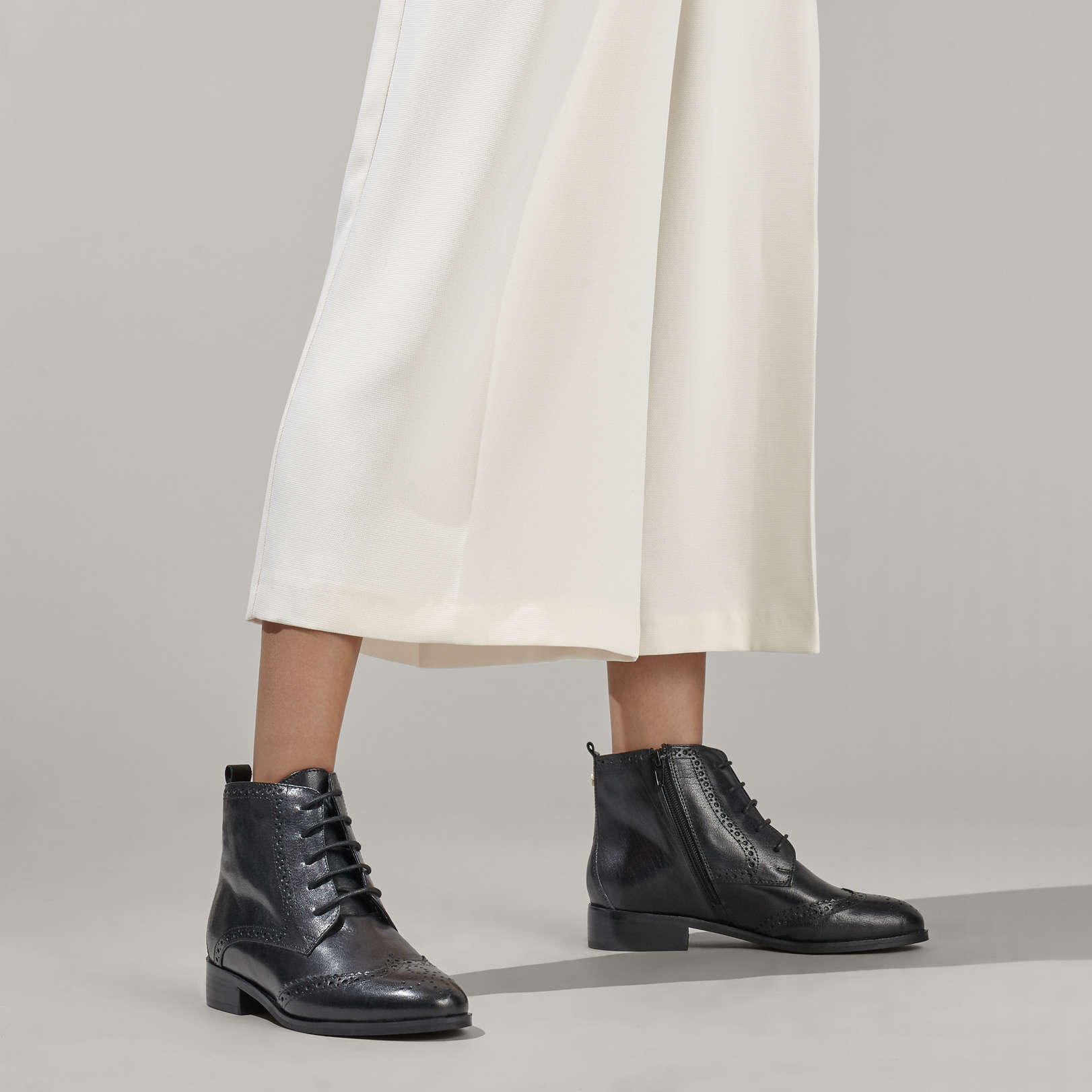 Toby carvela Clearance