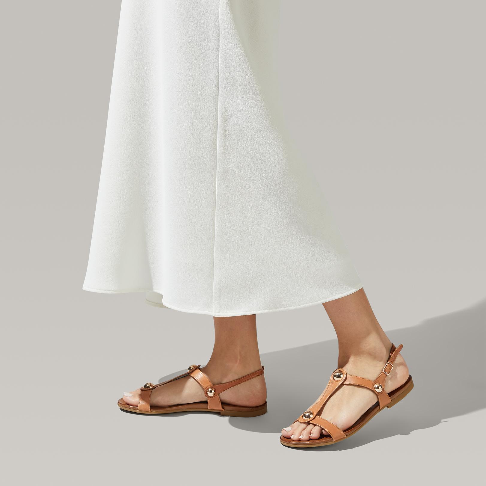 tan sandals carvela