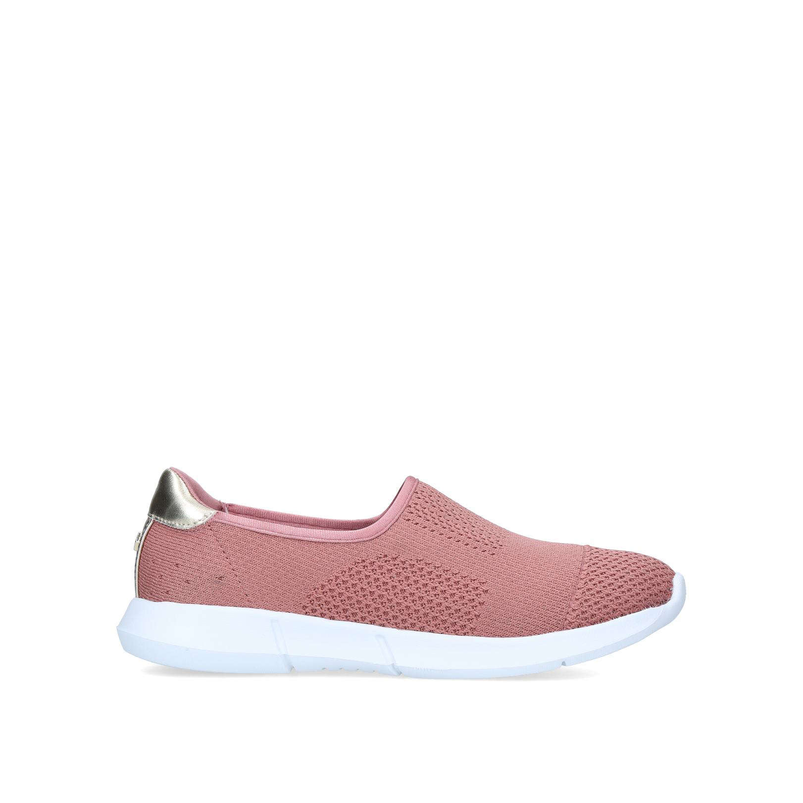 carvela carly