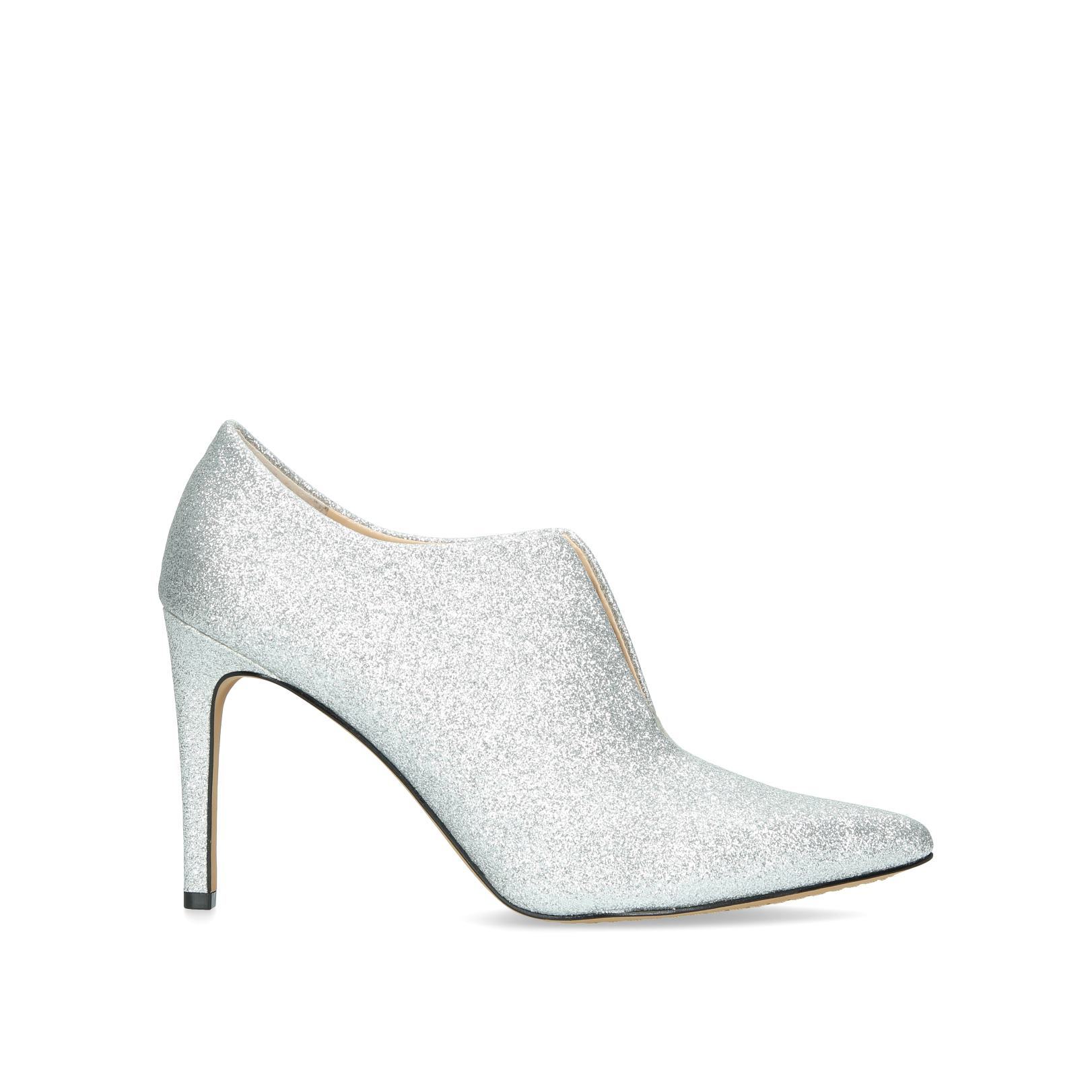 vince camuto metseya