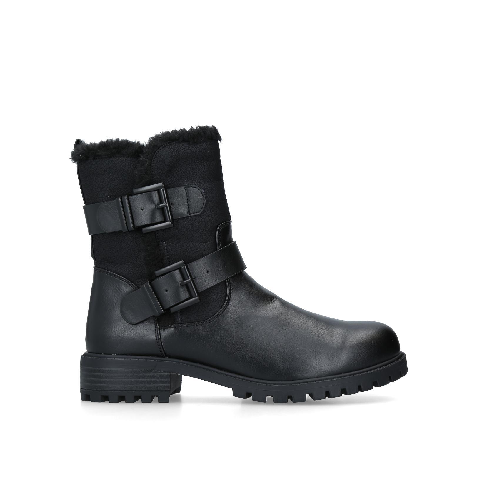 tabi combat boots