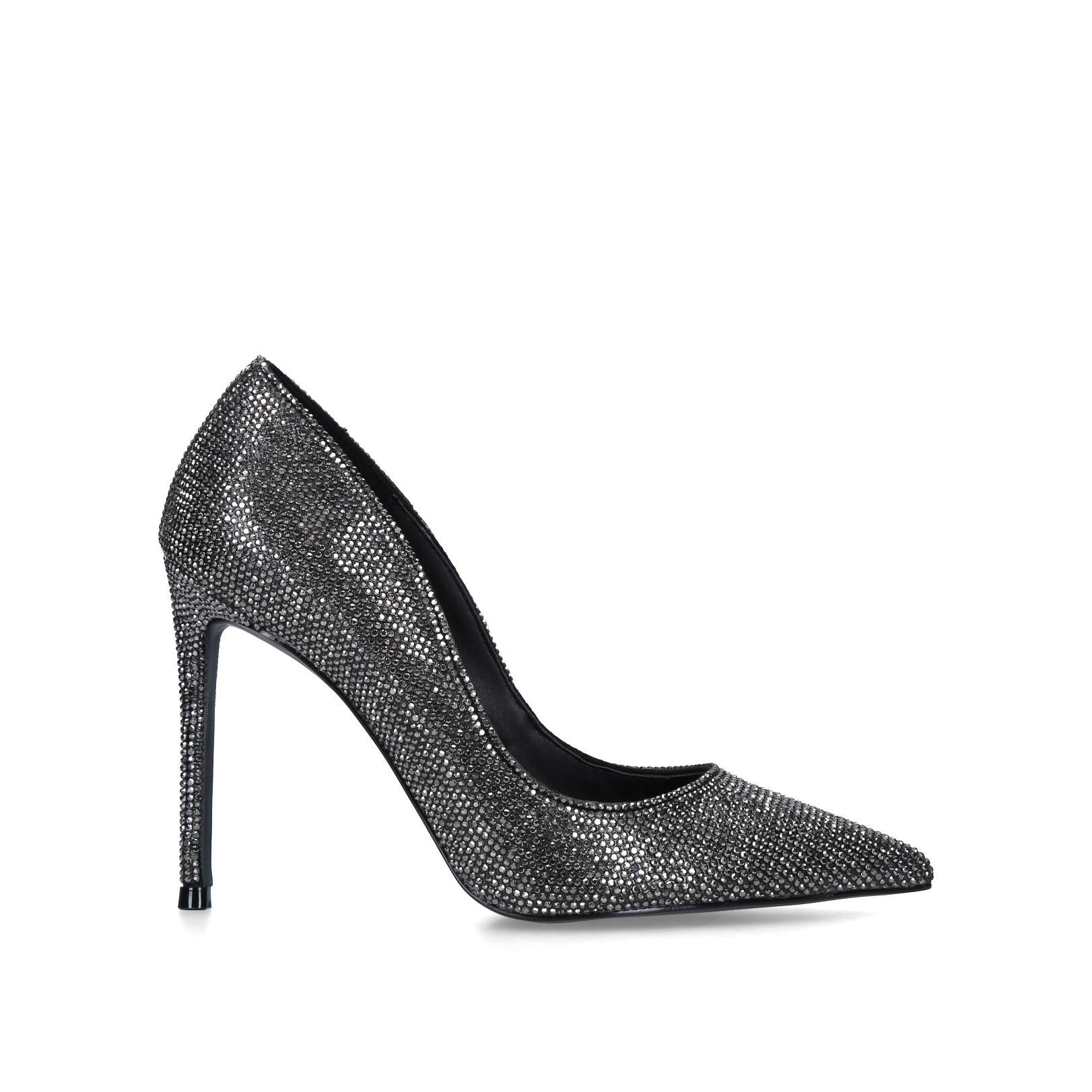 vala r steve madden