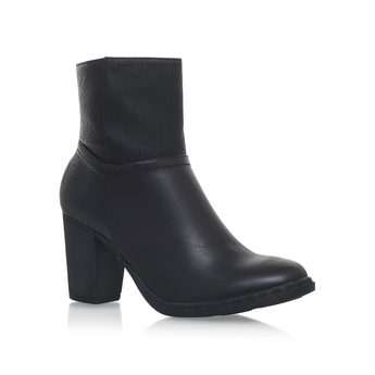 Peep from Claudia Ghizzani