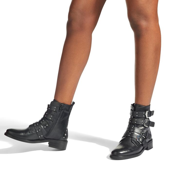 Scant Black Leather Buckle Ankle Boots 