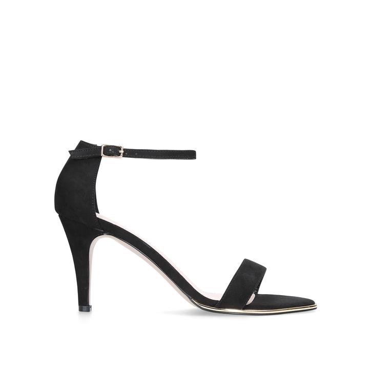 black shoes medium heel