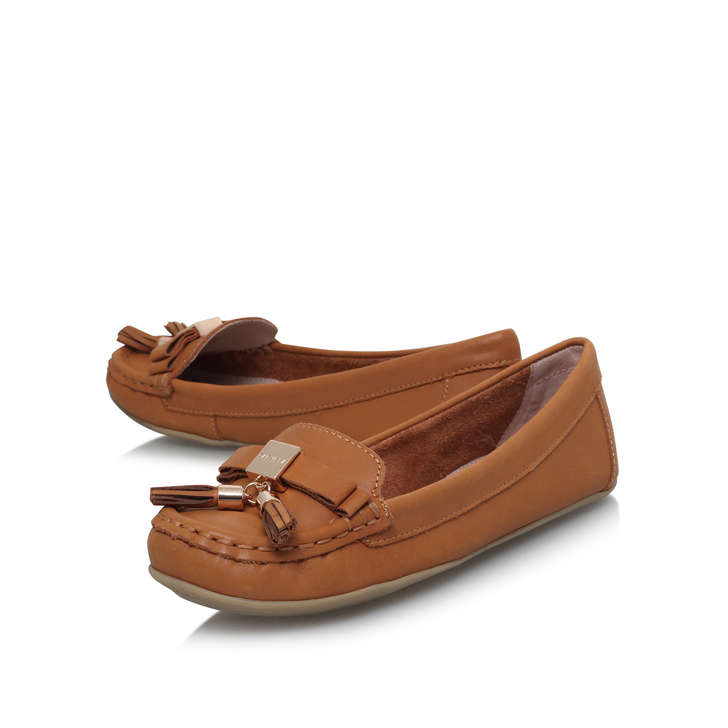 Leaf Tan Flat Loafer Shoes By Carvela 