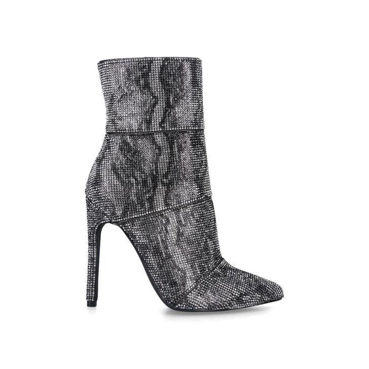 winona steve madden boots